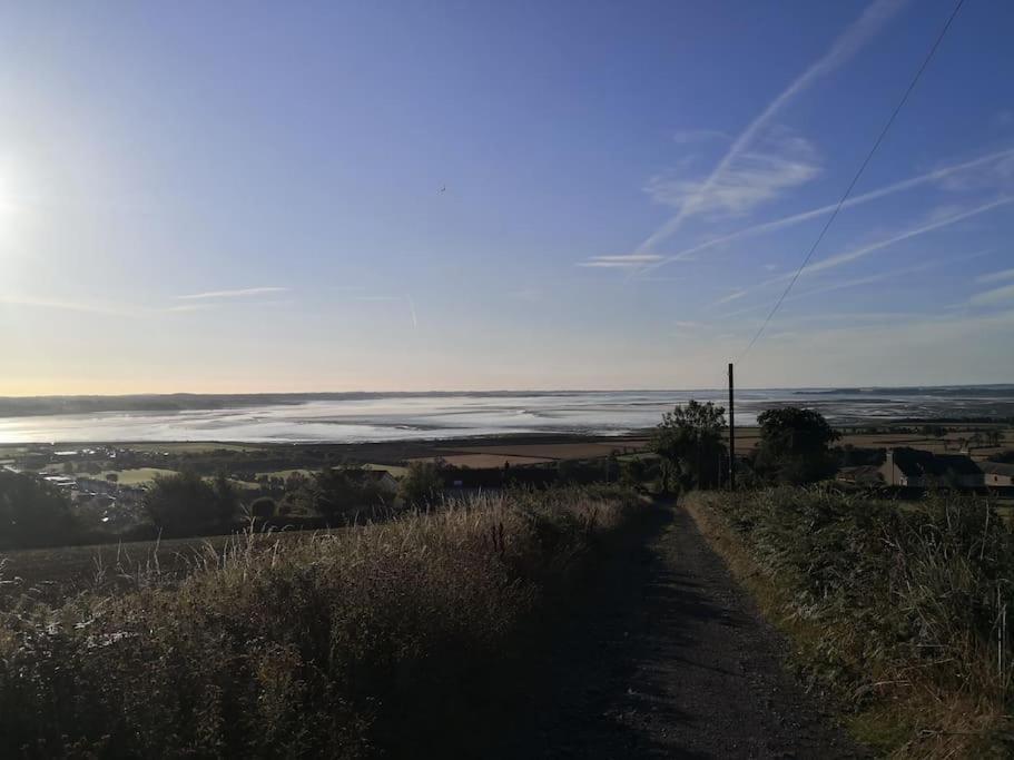 Converted Cattle Barn Overlooking Strangford Lough Ньютаунардс Экстерьер фото