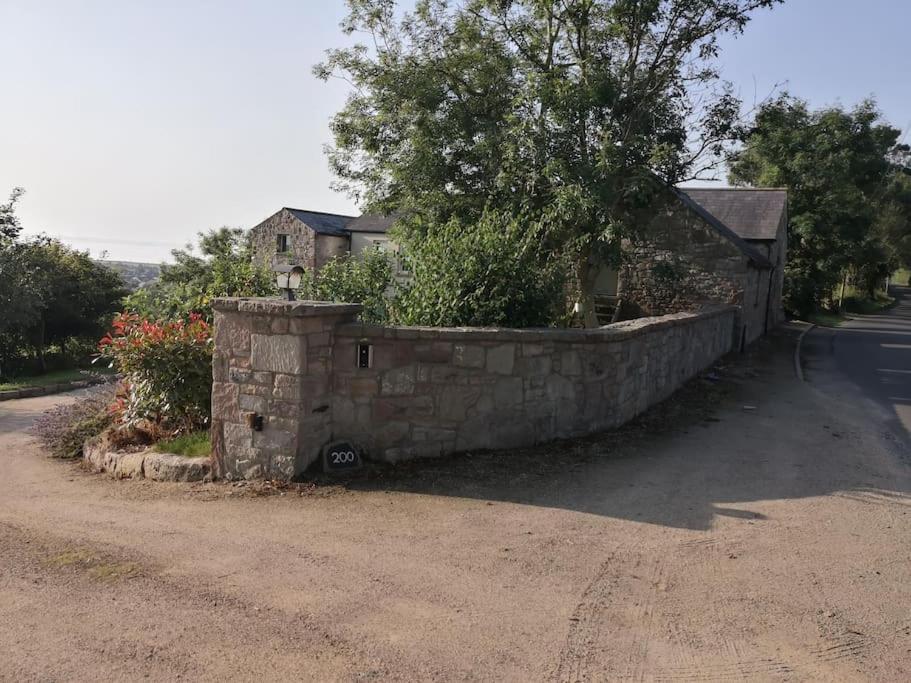 Converted Cattle Barn Overlooking Strangford Lough Ньютаунардс Экстерьер фото